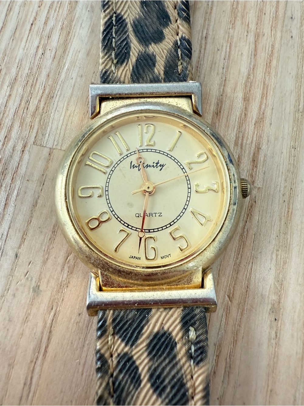 Vintage infinity ladies animal print watch NEW BATTERY